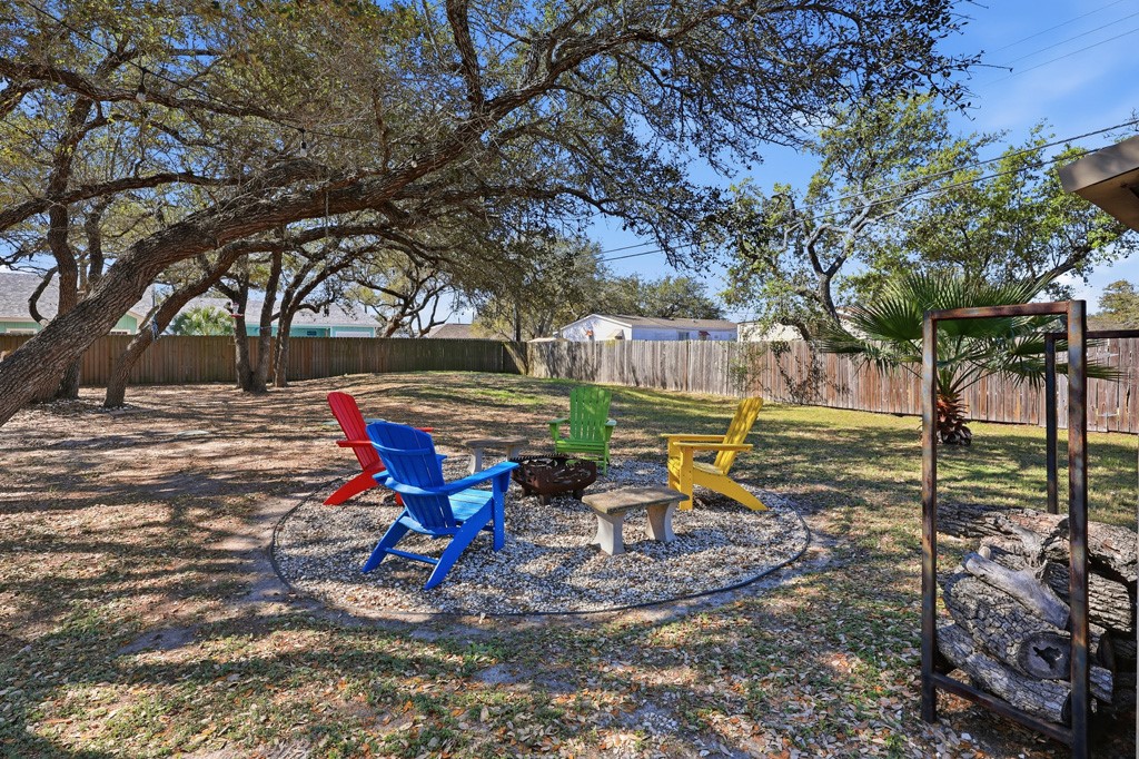 543 Hickory Avenue Rockport TX 78382