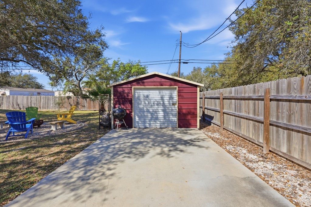 543 Hickory Avenue Rockport TX 78382