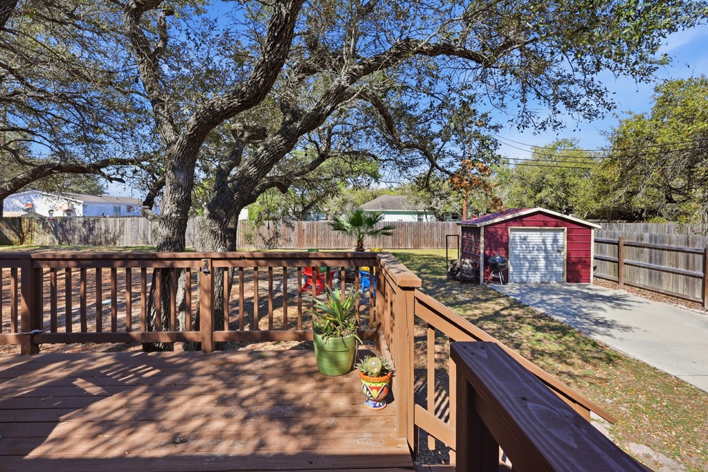 543 Hickory Avenue Rockport TX 78382