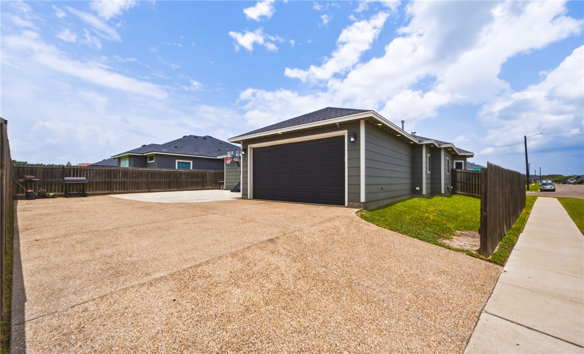 11501 Willowood Creek Drive Corpus Christi TX 78410