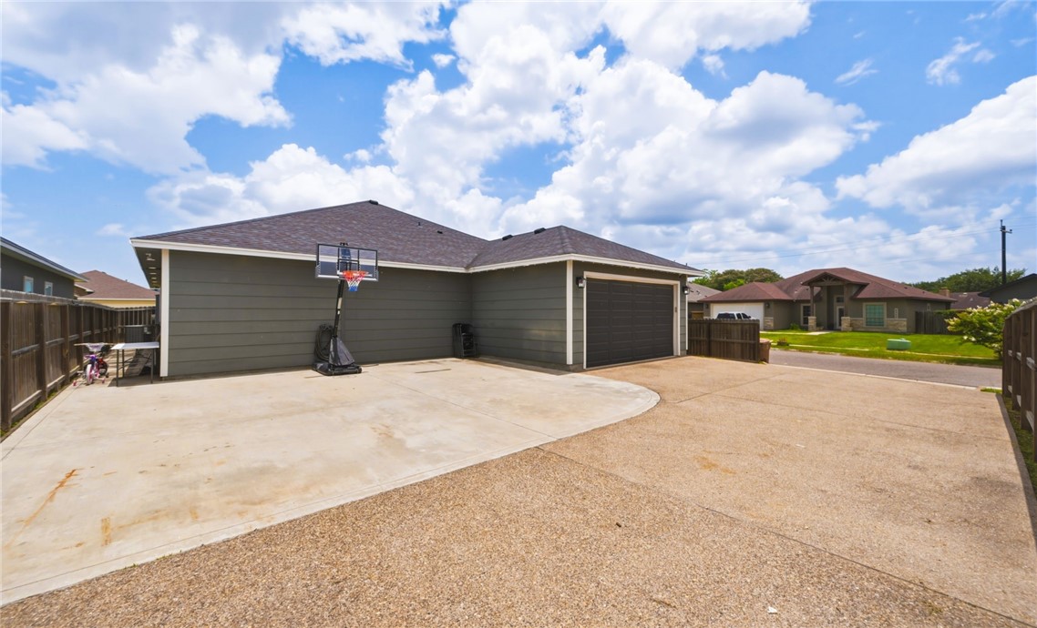 11501 Willowood Creek Drive Corpus Christi TX 78410