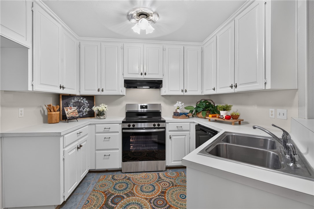 4022 Wood River Dr 5d Corpus Christi TX 78410