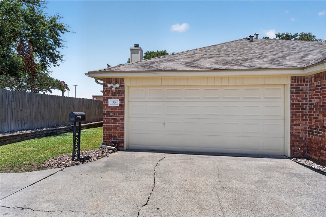 4022 Wood River Dr 5d Corpus Christi TX 78410