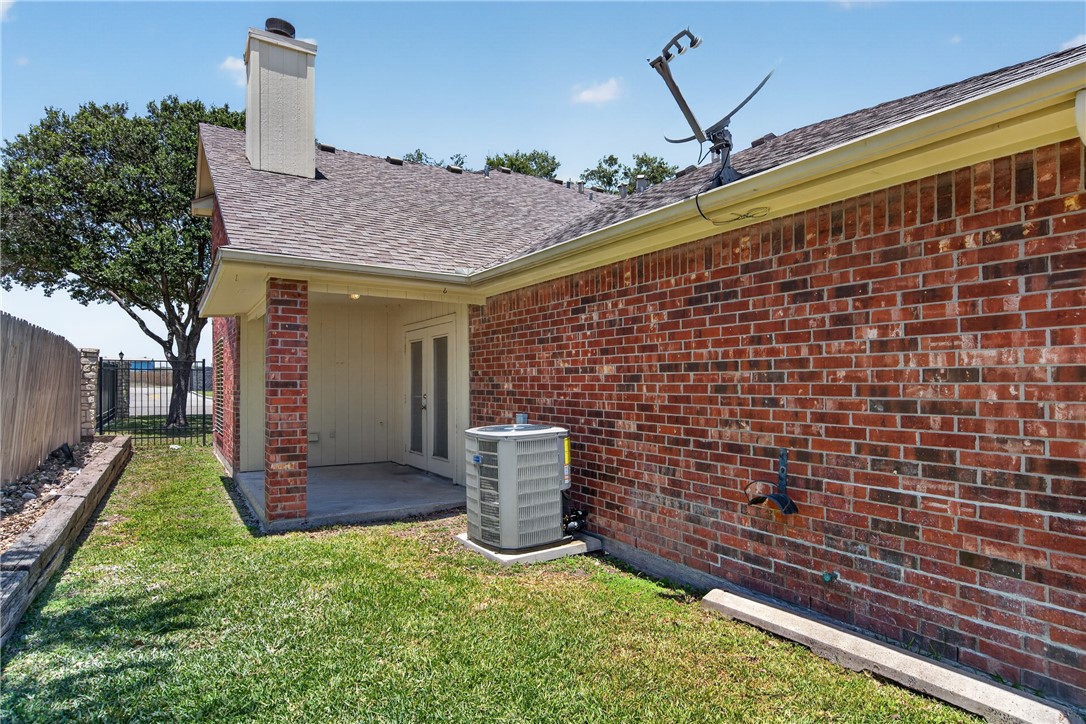 4022 Wood River Dr 5d Corpus Christi TX 78410