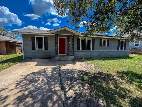 337 Woodlawn Street Sinton TX 78387
