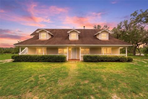 392 Winding Way Dr E Victoria TX 77905
