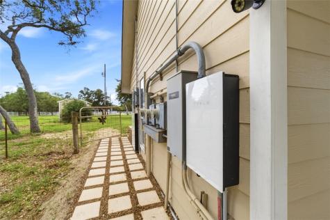 392 Winding Way Dr E Victoria TX 77905