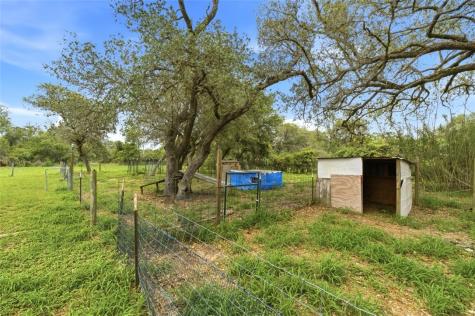392 Winding Way Dr E Victoria TX 77905