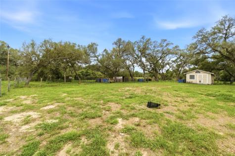 392 Winding Way Dr E Victoria TX 77905