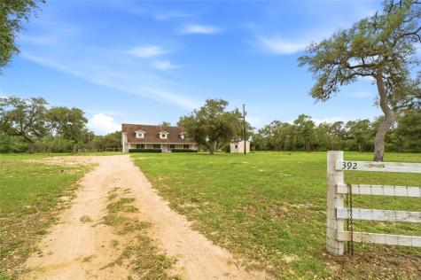 392 Winding Way Dr E Victoria TX 77905