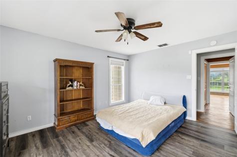 392 Winding Way Dr E Victoria TX 77905