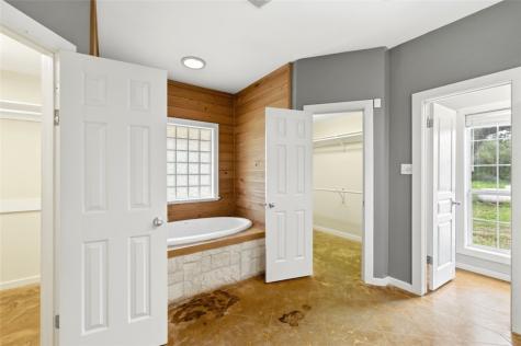 392 Winding Way Dr E Victoria TX 77905