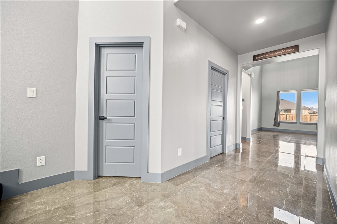 6718 Effat Drive Corpus Christi TX 78414