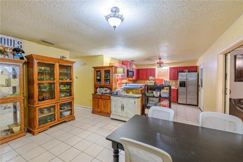 808 W Carter Street Beeville TX 78102