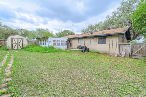 808 W Carter Street Beeville TX 78102