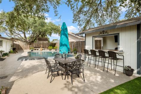 1518 Kenwood Drive Aransas Pass TX 78336