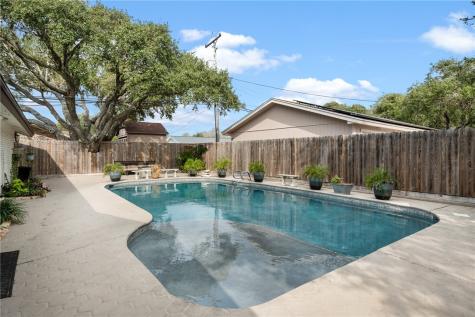 1518 Kenwood Drive Aransas Pass TX 78336