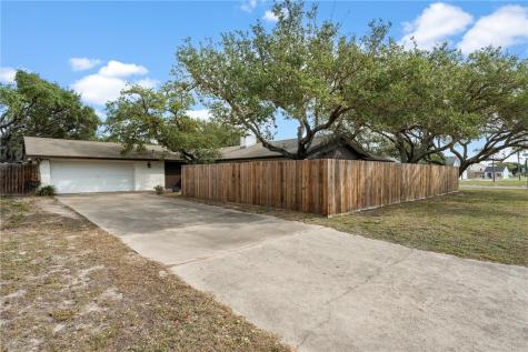 1518 Kenwood Drive Aransas Pass TX 78336