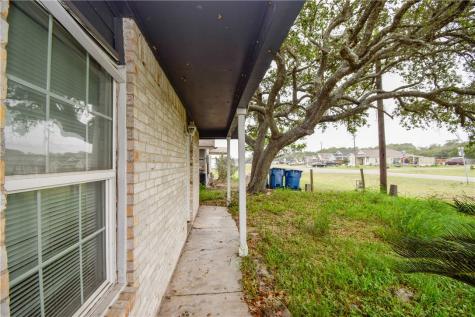 728 S Fuqua Street Rockport TX 78382