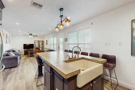 370, 374 Copano Ridge Road Rockport TX 78382