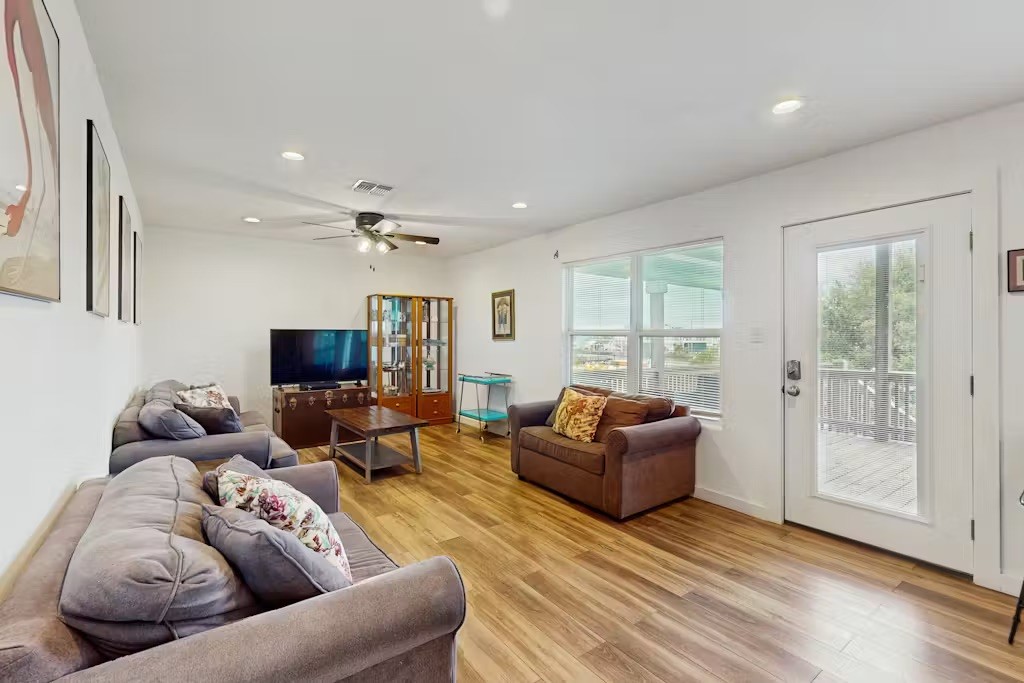 370, 374 Copano Ridge Road Rockport TX 78382