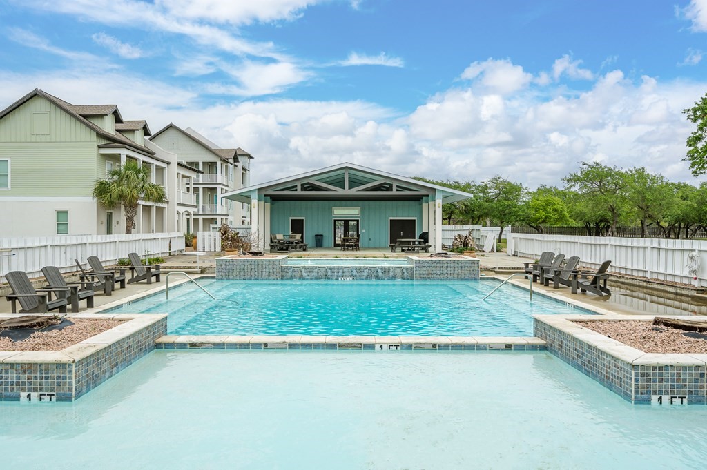 140 Lavaca Rockport TX 78382