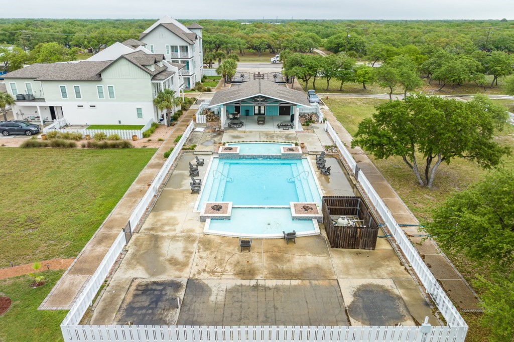 140 Lavaca Rockport TX 78382