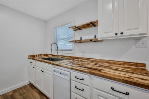 1041 Whitaker Drive Corpus Christi TX 78412