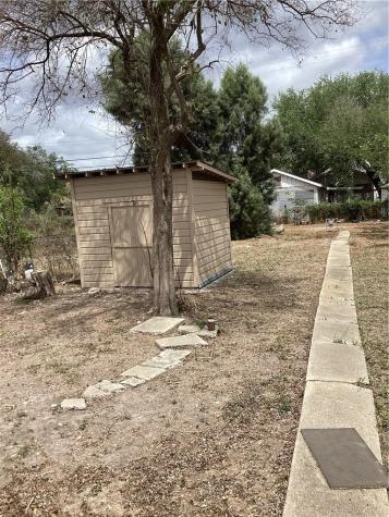 1021 E 2nd Street Alice TX 78332
