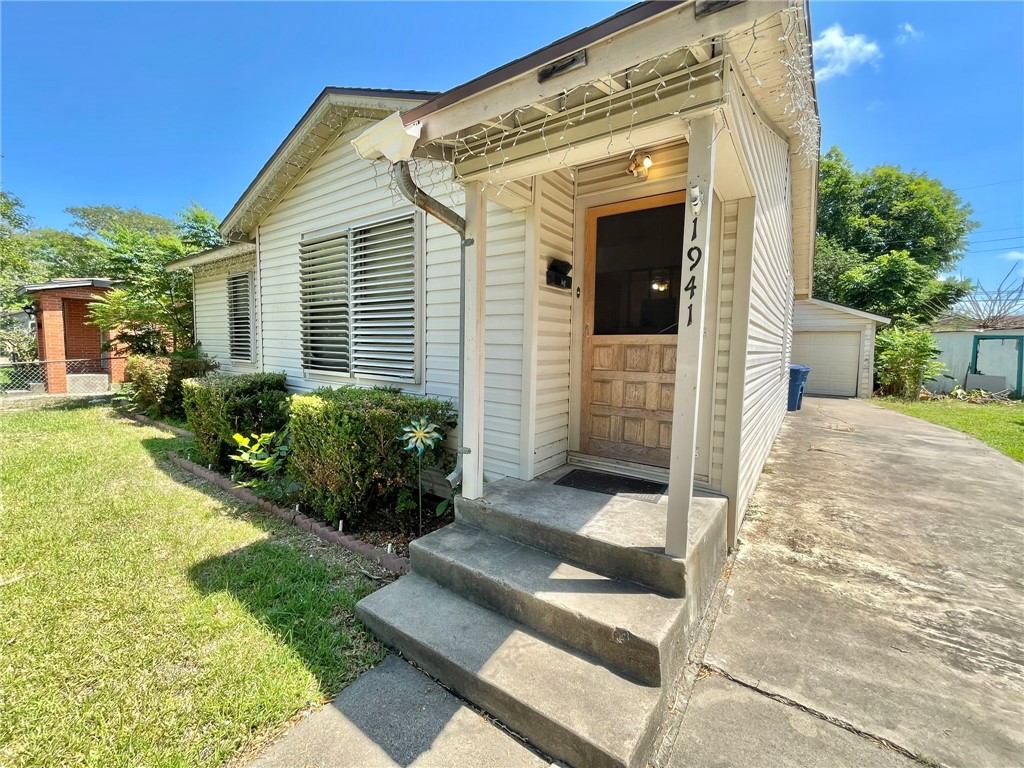 1941 Sherman Street Corpus Christi TX 78416