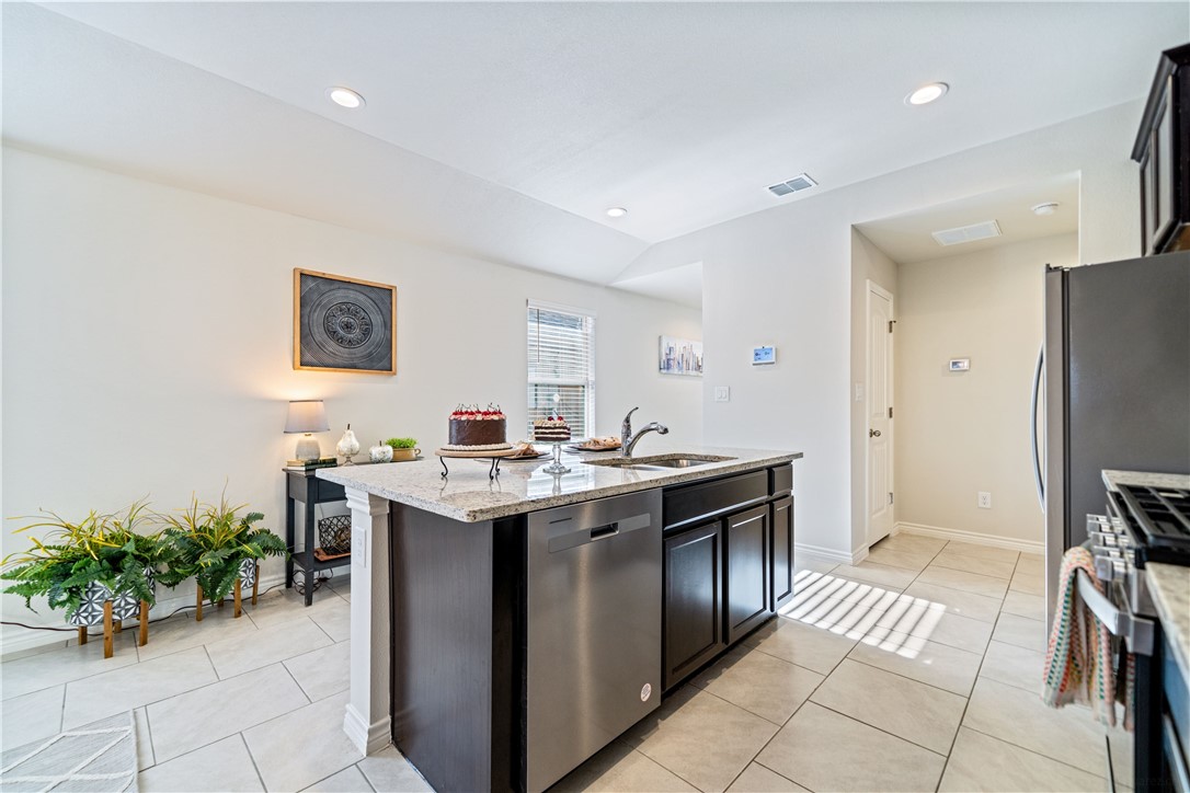 7634 Shadow Rider Lane Corpus Christi TX 78414