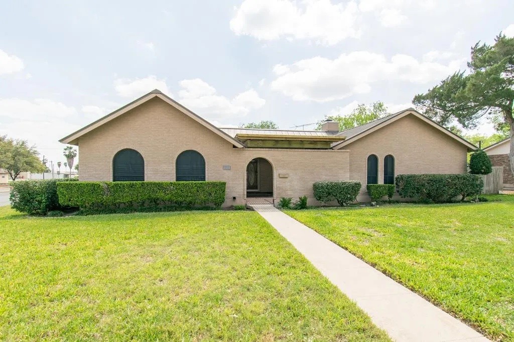 1914 Olmos Avenue Alice TX 78332