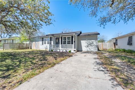 309 Reynolds Avenue Taft TX 78390