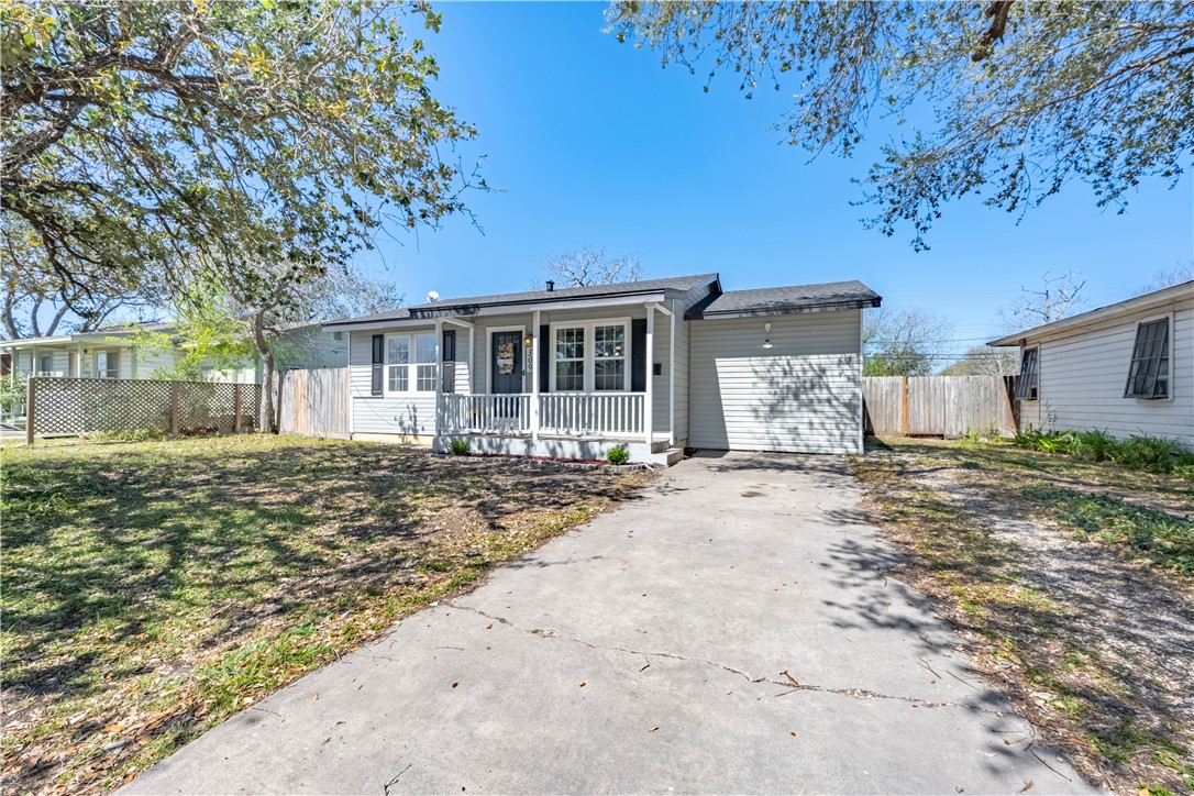 309 Reynolds Avenue Taft TX 78390