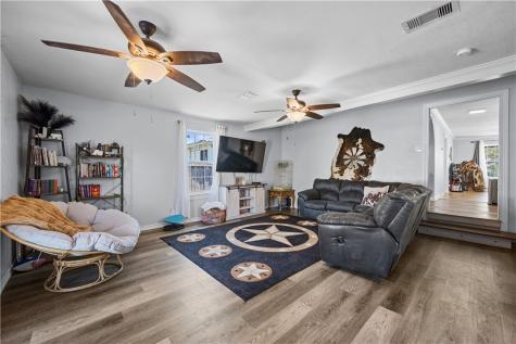 309 Reynolds Avenue Taft TX 78390