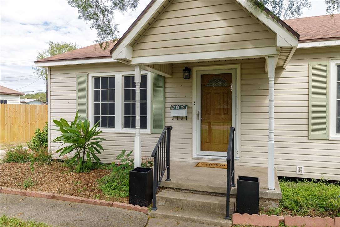 815 E Fulton Street Sinton TX 78387