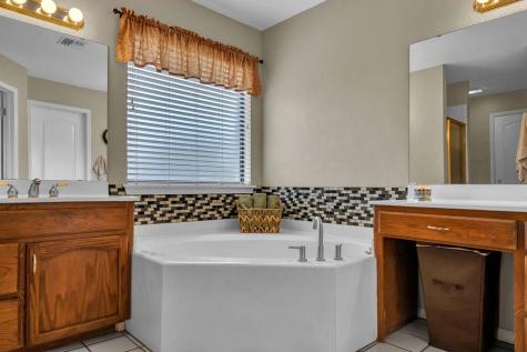 2409 Twin Oak Drive Portland TX 78374