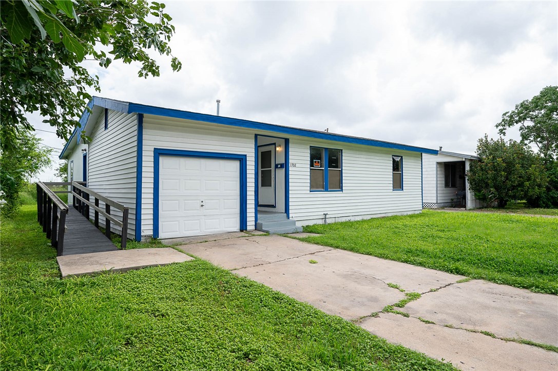 1702 Sycamore Place Corpus Christi TX 78416