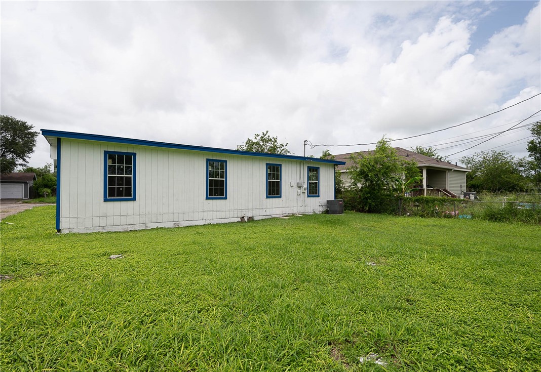 1702 Sycamore Place Corpus Christi TX 78416