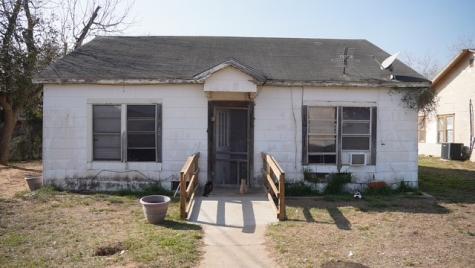 307 N Maria Street Hebbronville TX 78361