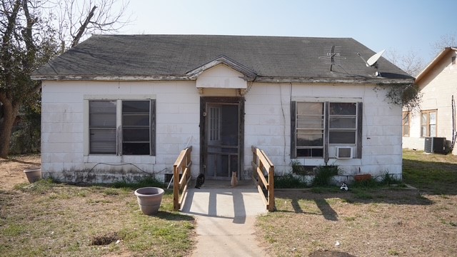 307 N Maria Street Hebbronville TX 78361