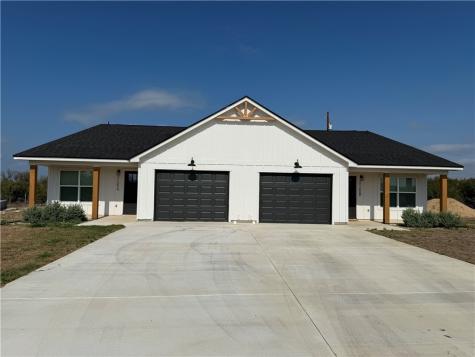 2105 Vista Rosa 1 Three Rivers TX 78071