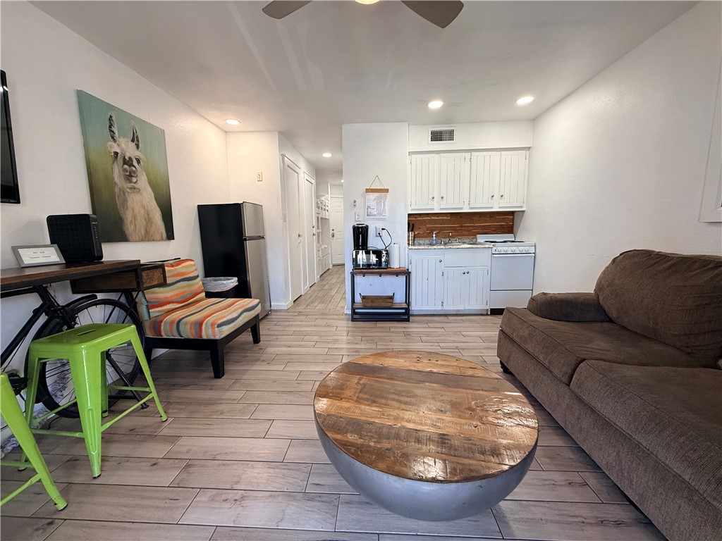 3938 Surfside Boulevard 2239 Corpus Christi TX 78402