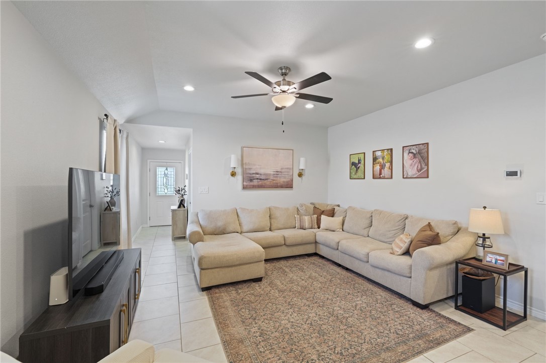 7601 Shadow Rider Corpus Christi TX 78414