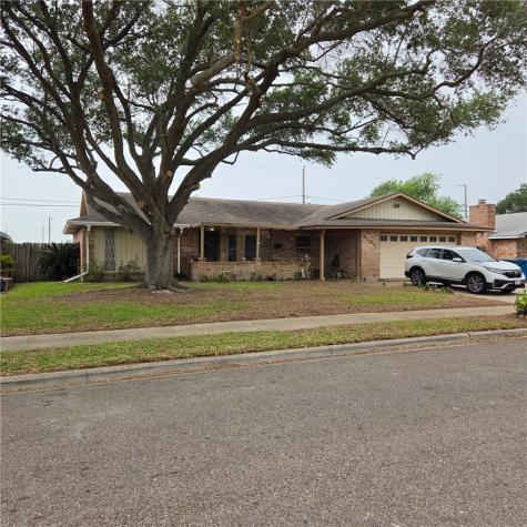 2104 Saint Charles Drive Portland TX 78374
