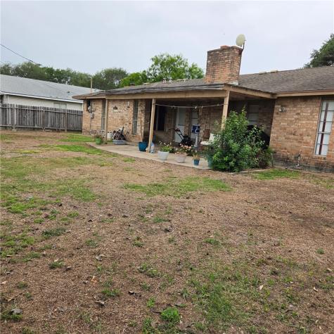2104 Saint Charles Drive Portland TX 78374