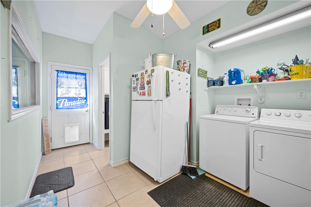 5 Circle Lake Drive Rockport TX 78382