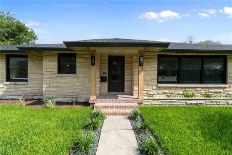 301 Pasadena Place Corpus Christi TX 78411