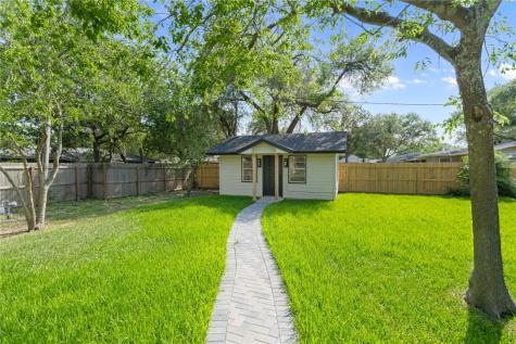301 Pasadena Place Corpus Christi TX 78411