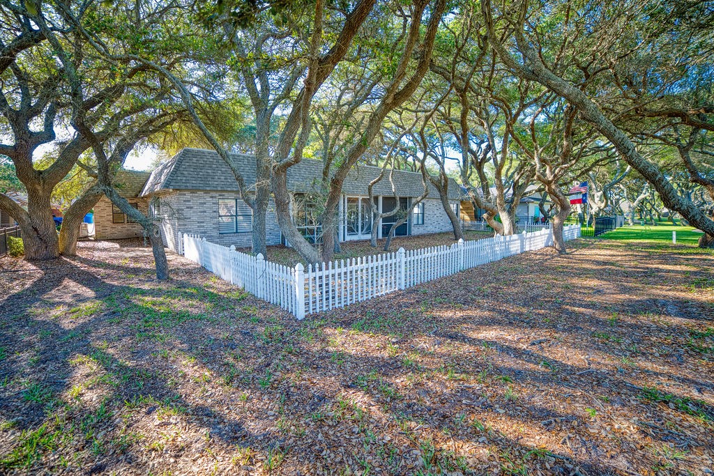 410 Fairway Oaks Street Rockport TX 78382